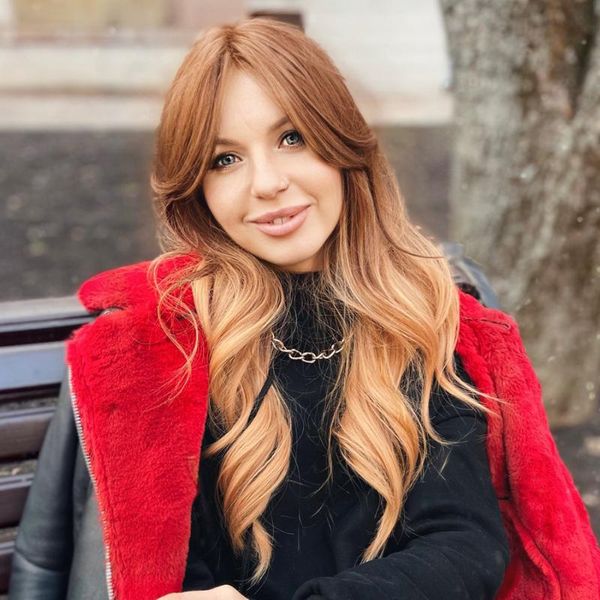 synthetic wigs long ombre brown natural wavy with middle part bangs heat resistant faker hair for black women daily use
synthetic wigs long ombre brown natural wavy with middle part bangs heat resistant faker hair for black women daily use