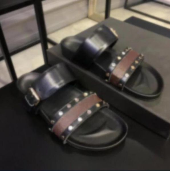 2021ular leather sandal striking gladiator style designer outsole perfect flat canvas plain, Black
2021ular leather sandal striking gladiator style designer outsole perfect flat canvas plain, Black