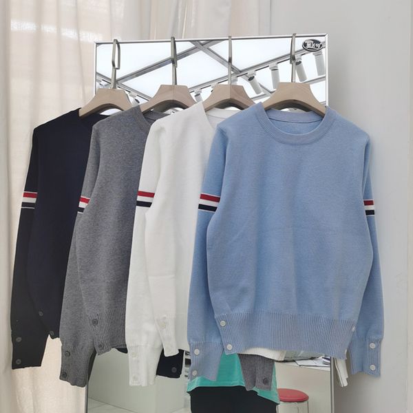 men's knitted sweater, long sved et, loose, round neck embroidery, three strip, military style, f001, White;black
men's knitted sweater, long sved et, loose, round neck embroidery, three strip, military style, f001, White;black