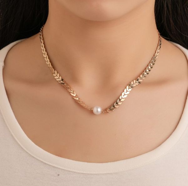 european and american temperament fashion fishbone pendant necklaces sequin short pearl chain, Silver
european and american temperament fashion fishbone pendant necklaces sequin short pearl chain, Silver