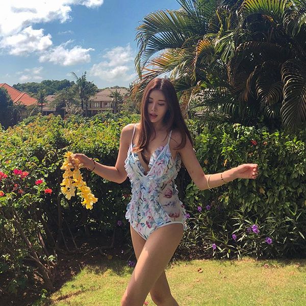 one-piece suits bikini 2021 push up swim wear women bathing suit women's printed leaf spliced mesh lace lady one piece swimsuit
one-piece suits bikini 2021 push up swim wear women bathing suit women's printed leaf spliced mesh lace lady one piece swimsuit