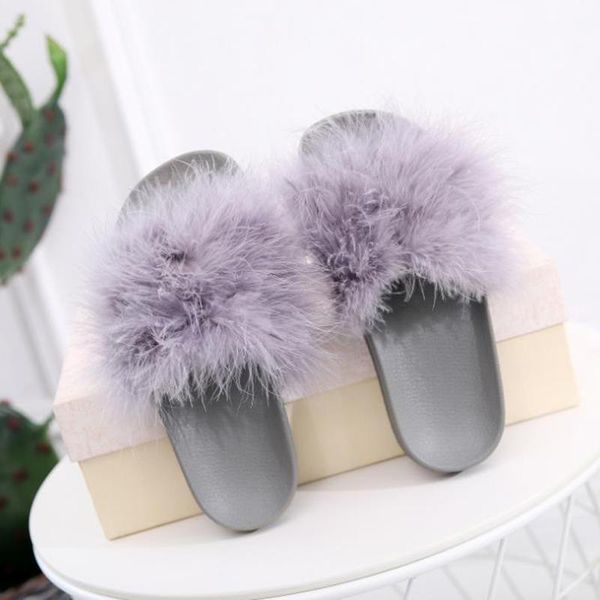 style feather slippers in europe and america 2021 winter wear flat bottom cool for women, Black
style feather slippers in europe and america 2021 winter wear flat bottom cool for women, Black