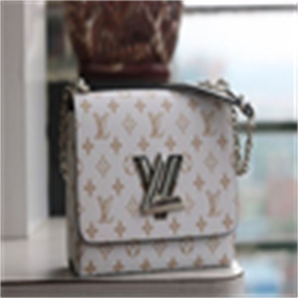 handles women brand female designer iconic luxury bags r60c bag m50328 handbags white bags flower shoulder silk totes screen cross body bag, Red;black
handles women brand female designer iconic luxury bags r60c bag m50328 handbags white bags flower shoulder silk totes screen cross body bag, Red;black