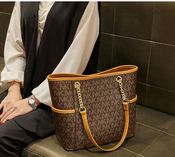 2021 women handbags casual fashion ladies bag small mom's bag cross body shoulder bags totes designer handbags luxury high quality
2021 women handbags casual fashion ladies bag small mom's bag cross body shoulder bags totes designer handbags luxury high quality