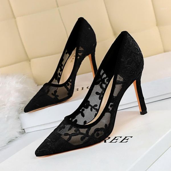 dress shoes women pumps lace embroidered ladies zapatos de novia black heels 2021 woman high elegant
dress shoes women pumps lace embroidered ladies zapatos de novia black heels 2021 woman high elegant
