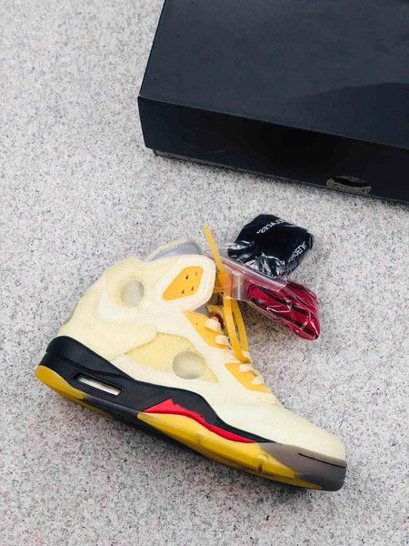 2021 latest jumpman 5 5s men boots shoes sp muslin mens trainers fire red sports sneakers designer shoes us5.5-11, Black
2021 latest jumpman 5 5s men boots shoes sp muslin mens trainers fire red sports sneakers designer shoes us5.5-11, Black