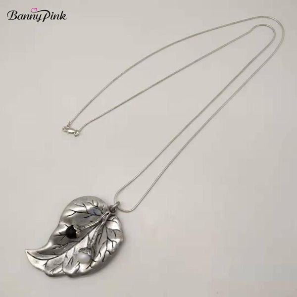 pendant necklaces banny pink vintage carved leaf necklace for women ethnic snake chain long dangle simple sweater colliers, Silver
pendant necklaces banny pink vintage carved leaf necklace for women ethnic snake chain long dangle simple sweater colliers, Silver