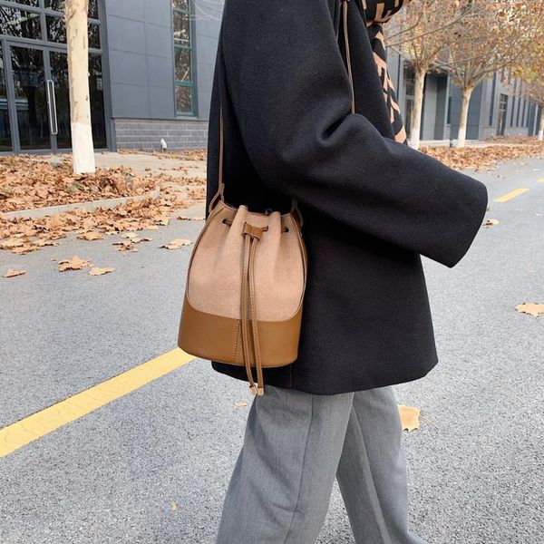 retro women's shoulder bag trend drawstring bucket bags for female large-capacity hit color messenger cross body
retro women's shoulder bag trend drawstring bucket bags for female large-capacity hit color messenger cross body