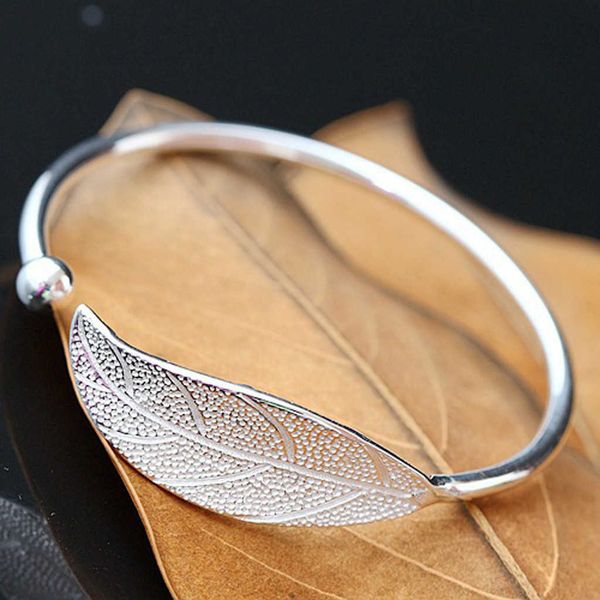 fashion 2020 femme women leaves silver color charm bracelet bangle accessories gifts jewelry q0719, Black
fashion 2020 femme women leaves silver color charm bracelet bangle accessories gifts jewelry q0719, Black