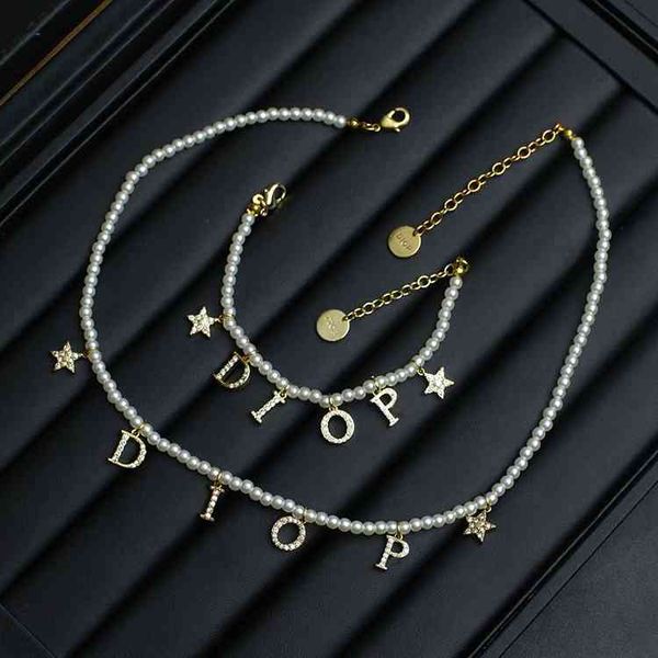 luxury designer fashion necklace d / di family pearl letter neck chain women's net red same pearl bracelet women, Red;brown
luxury designer fashion necklace d / di family pearl letter neck chain women's net red same pearl bracelet women, Red;brown