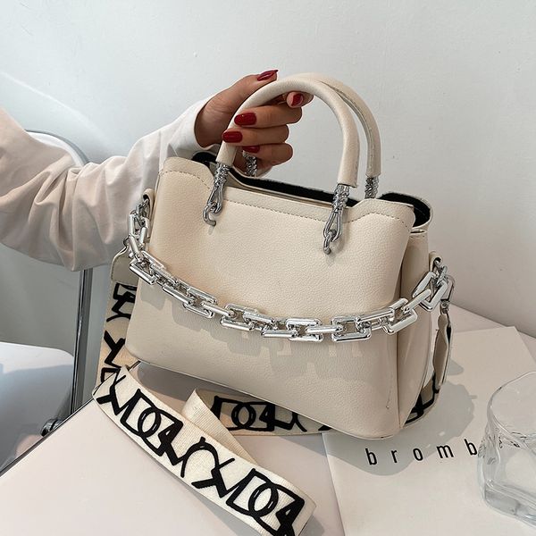 niche design all-match bag female 2021 new fashion atmosphere handbag high-end bucket bag messenger bag dual-use width 26cm
niche design all-match bag female 2021 new fashion atmosphere handbag high-end bucket bag messenger bag dual-use width 26cm