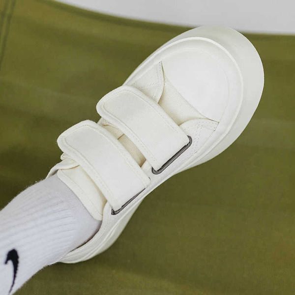 women sneakers women black platform sneakers casual vulcanized shoes 2021 autumn shoes zapatillas mujer y0907
women sneakers women black platform sneakers casual vulcanized shoes 2021 autumn shoes zapatillas mujer y0907