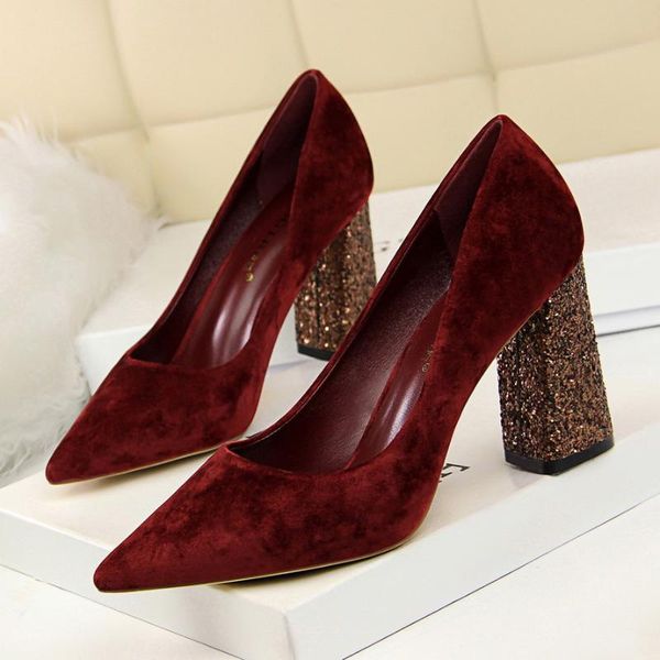 dress shoes europe and the united states high heels women's sequined thick heel flannel shallow sharp mouth thin nightclub single, Black
dress shoes europe and the united states high heels women's sequined thick heel flannel shallow sharp mouth thin nightclub single, Black