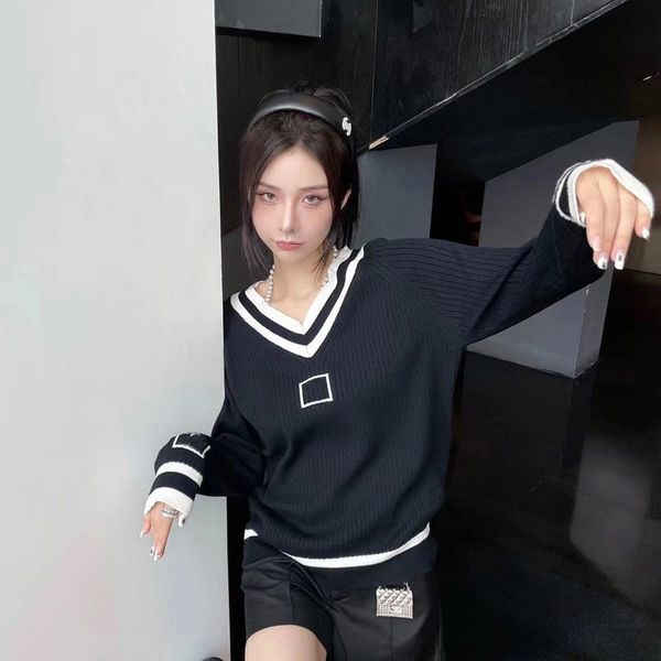 luxury brand tees fall 2021 fashion designer women's knits wear heart-shaped v-neck knit vertical alphabet embroidery soft and, White
luxury brand tees fall 2021 fashion designer women's knits wear heart-shaped v-neck knit vertical alphabet embroidery soft and, White