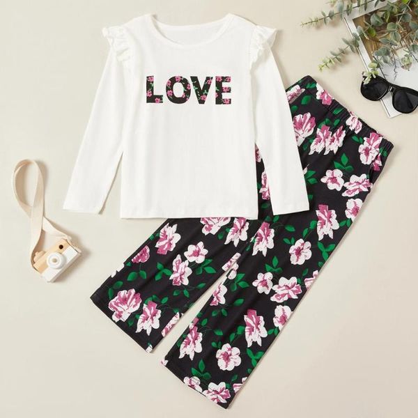patpat 2021 spring and autumn trendy love flare-sleeve long-sleeve tee floral allover print pants set kids girl clothes clothing sets, White
patpat 2021 spring and autumn trendy love flare-sleeve long-sleeve tee floral allover print pants set kids girl clothes clothing sets, White