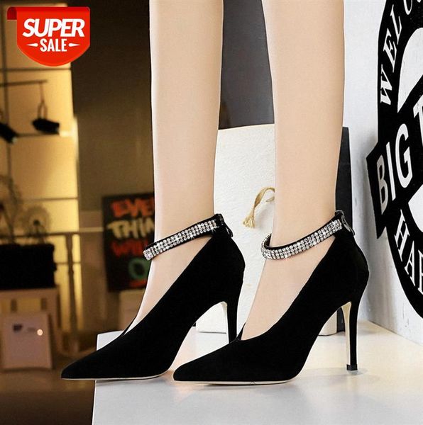 6839-1 european and american style fashion nightclub was thin, hollow v-mouth metal rhinestones, high-heeled shoes #is7s
6839-1 european and american style fashion nightclub was thin, hollow v-mouth metal rhinestones, high-heeled shoes #is7s
