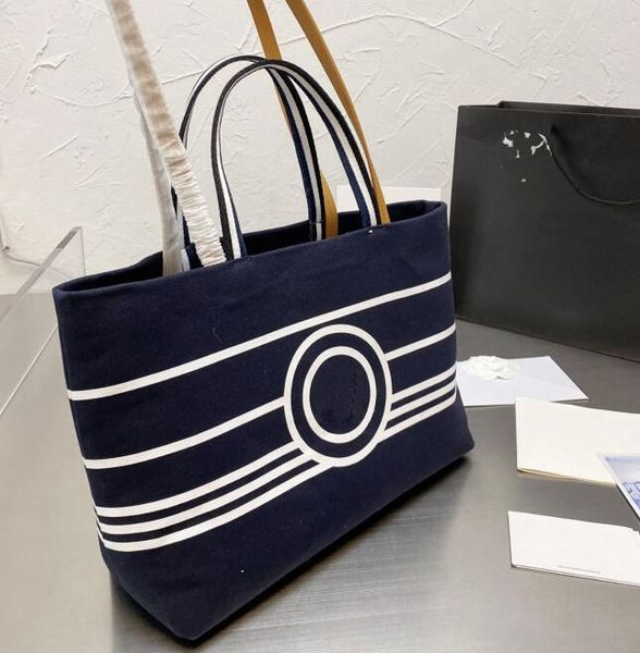 classic large capacity shopping bags handbag women tote crossbody bag with letter print totes high quanlity messenger handbags
classic large capacity shopping bags handbag women tote crossbody bag with letter print totes high quanlity messenger handbags
