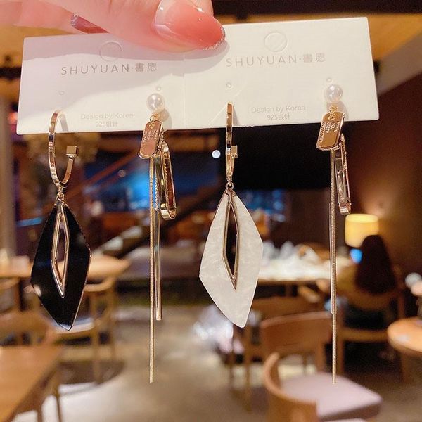dangle & chandelier korean asymmetric fashion and simple temperament earringsseptum falso selvagem brincos ursossandálias femininas 2021 bri, Silver
dangle & chandelier korean asymmetric fashion and simple temperament earringsseptum falso selvagem brincos ursossandálias femininas 2021 bri, Silver