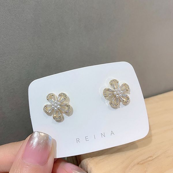 genuine gold electroplating 925 silver needle zircon flower earrings fashion style fashion simple pearl earrings, Golden
genuine gold electroplating 925 silver needle zircon flower earrings fashion style fashion simple pearl earrings, Golden