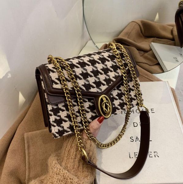 factory wholesale women handbag vintage leathers chain bag elegant atmospheric plaid handbags artwork geometric stitching leather shoulder b, Black;red
factory wholesale women handbag vintage leathers chain bag elegant atmospheric plaid handbags artwork geometric stitching leather shoulder b, Black;red