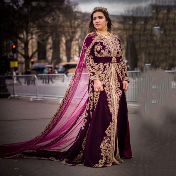 dark purple moroccan caftan arabic evening dresses with cape appliques gold lace formal dress long sleeve velvet prom women gowns, Black;red
dark purple moroccan caftan arabic evening dresses with cape appliques gold lace formal dress long sleeve velvet prom women gowns, Black;red