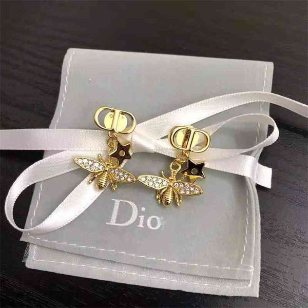 / d's new bee star inlaid earrings, Silver
/ d's new bee star inlaid earrings, Silver