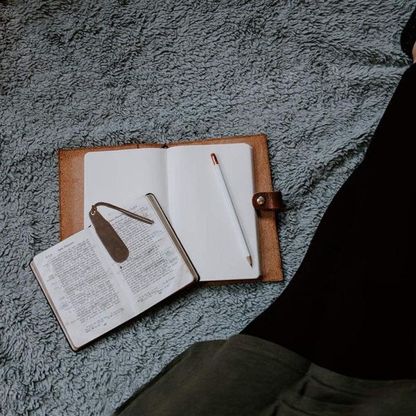party favor bookmark mini long lasting faux leather handmade literature solid color stationeryretro 2021
party favor bookmark mini long lasting faux leather handmade literature solid color stationeryretro 2021