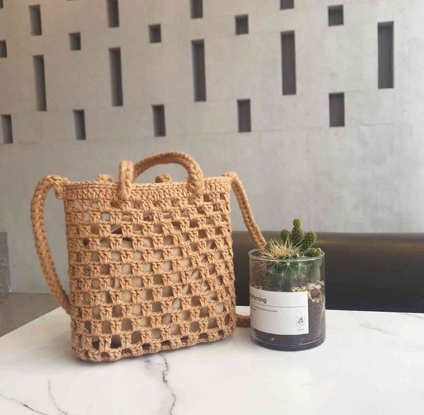 hollow hand women woolen knitted braid criss cross handbag fashion retro chic s high capacity shoulder bag c0508
hollow hand women woolen knitted braid criss cross handbag fashion retro chic s high capacity shoulder bag c0508