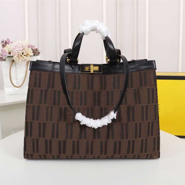 heavy embroidery tote bag designer wear resistant canvas fabric with leather fashion large capacity handbag
heavy embroidery tote bag designer wear resistant canvas fabric with leather fashion large capacity handbag