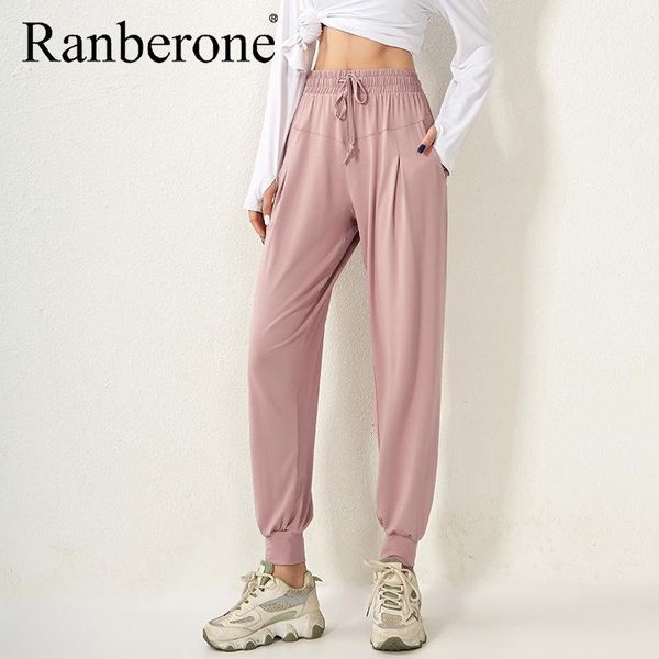 ranberone quick dry women's pants gym leggings pocket fitness sports clothes women yoga sweatpants feminine high waist 2021 outfits, White;red
ranberone quick dry women's pants gym leggings pocket fitness sports clothes women yoga sweatpants feminine high waist 2021 outfits, White;red