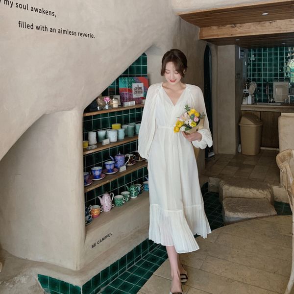 2021 spring summer chic floral print pleated dress puff sleeve v-neck elegant chiffon white dress women vintage loose vestidos, Black;gray
2021 spring summer chic floral print pleated dress puff sleeve v-neck elegant chiffon white dress women vintage loose vestidos, Black;gray