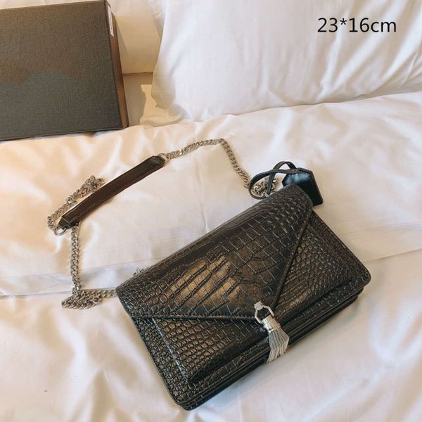 classic women shoulder chain bags digners crossbody alligator pattern sequine lady purs small flaps with tassel letters 3 colors high
classic women shoulder chain bags digners crossbody alligator pattern sequine lady purs small flaps with tassel letters 3 colors high