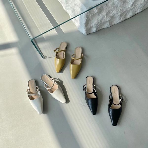 solid color women sandals slippers slip on mules shoes flat heeled yellow/white/black casual flip flops slides summer beach shoe 210513
solid color women sandals slippers slip on mules shoes flat heeled yellow/white/black casual flip flops slides summer beach shoe 210513