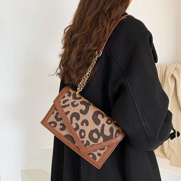 evening bags retro leopard print shoulder bag woman stitching chain crossbody luxury designer underarm leather small square
evening bags retro leopard print shoulder bag woman stitching chain crossbody luxury designer underarm leather small square