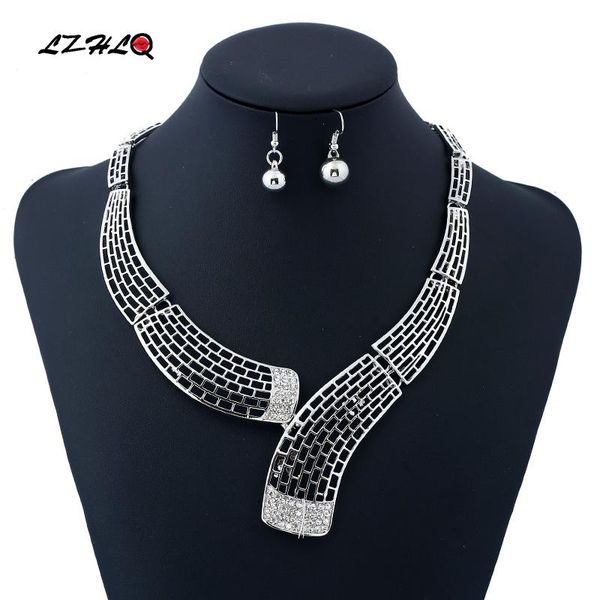 chokers geometric splice hollow choker necklace fashion metal plated women clavicle necklaces trendy rhinestone chain jewelry, Golden;silver
chokers geometric splice hollow choker necklace fashion metal plated women clavicle necklaces trendy rhinestone chain jewelry, Golden;silver