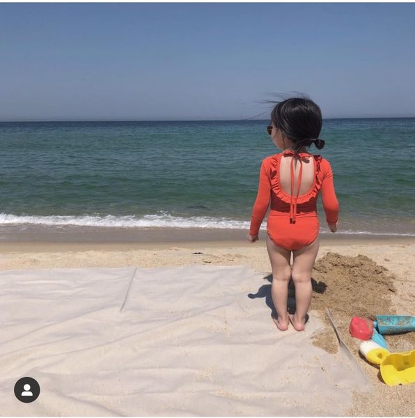 long 2020 new girls' children's one piece sleeve sunscreen swimsuit korean version lovely, White;black
long 2020 new girls' children's one piece sleeve sunscreen swimsuit korean version lovely, White;black
