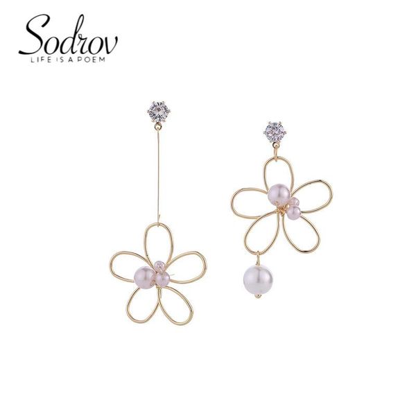 stud 2021 trend korea fashion summer fall ladies flower earrings clip on without ear hole gift for women jewelry pearls, Golden;silver
stud 2021 trend korea fashion summer fall ladies flower earrings clip on without ear hole gift for women jewelry pearls, Golden;silver