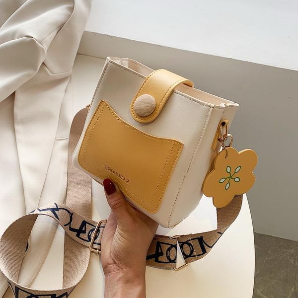 color year's popular small bag female this summer fashion trendy new one-shoulder 2021 hit messenger portable bucket occds
color year's popular small bag female this summer fashion trendy new one-shoulder 2021 hit messenger portable bucket occds