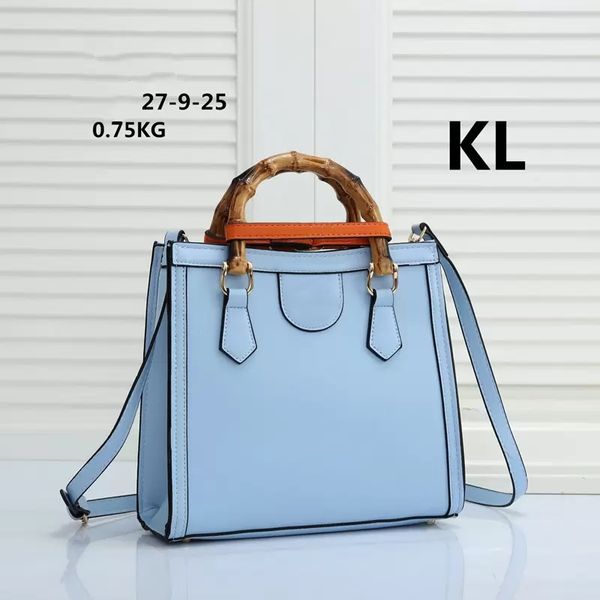 zz 2022 luxurys designers totes shoulder leather handbags fashion bags vintage travel bag classic double g bag size 27x9x25cm
zz 2022 luxurys designers totes shoulder leather handbags fashion bags vintage travel bag classic double g bag size 27x9x25cm