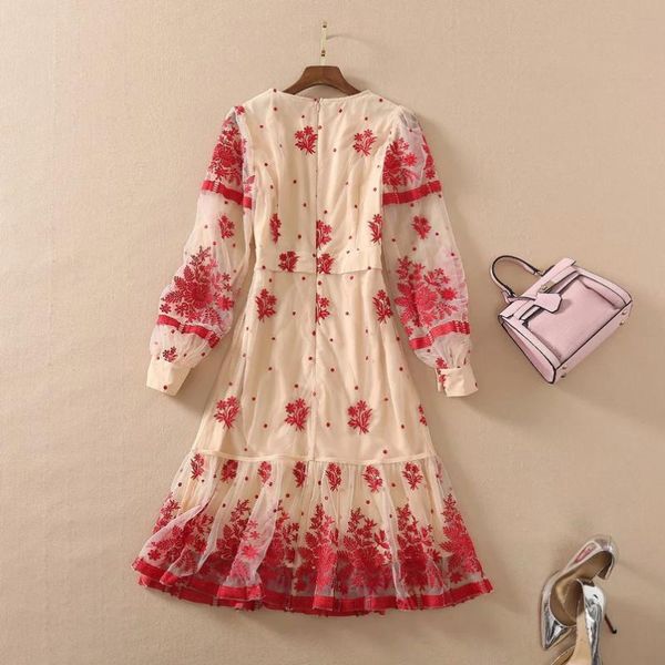 casual dresses luxury embroidery dress 2021 spring summer party runway women o-neck red long sleeve vintage mesh club, Black;gray
casual dresses luxury embroidery dress 2021 spring summer party runway women o-neck red long sleeve vintage mesh club, Black;gray
