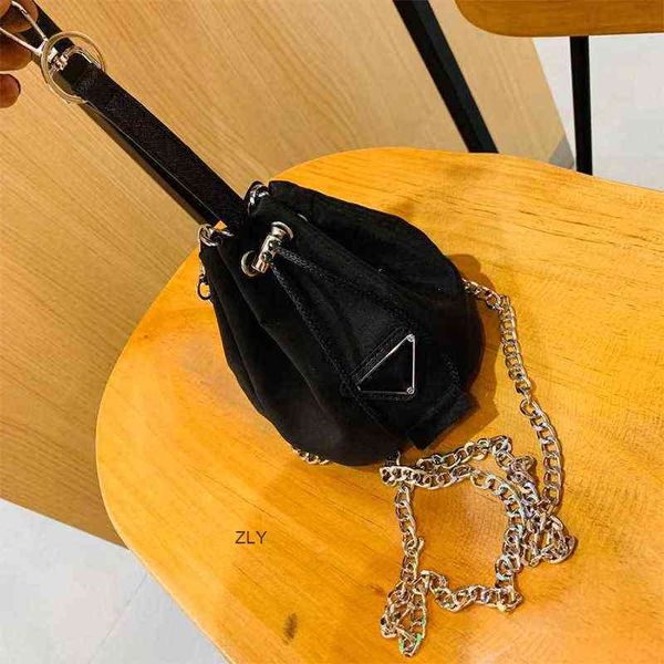 2021 style triangle badge chain bucket bag portable one shoulder messenger for women zly bags