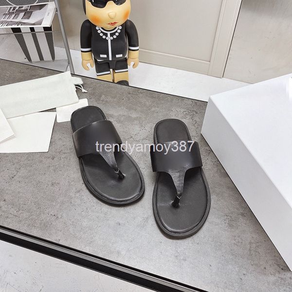 slippers summer simple style fashion low heel flat women's sandals light temperament comfortable slippers, Black
slippers summer simple style fashion low heel flat women's sandals light temperament comfortable slippers, Black