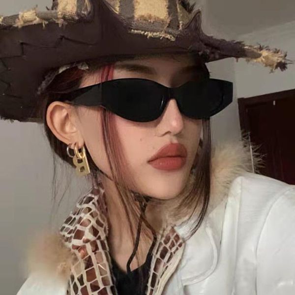 sunglasses 2021 fashion 98007 pc european and american women oval elegant modern leopard trend sunshade frame for men, White;black
sunglasses 2021 fashion 98007 pc european and american women oval elegant modern leopard trend sunshade frame for men, White;black