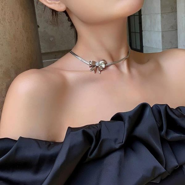 chokers exquisite harajuku silver color metal bowknot choker for women wedding trendy elegant bling crystal snake chain necklace jewelry, Golden;silver
chokers exquisite harajuku silver color metal bowknot choker for women wedding trendy elegant bling crystal snake chain necklace jewelry, Golden;silver