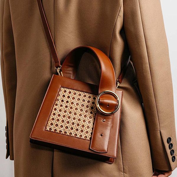 shoulder bags simple wind elegant woven handbag female 2021 retro fashion crossbody bag brand designer sac a main handle
shoulder bags simple wind elegant woven handbag female 2021 retro fashion crossbody bag brand designer sac a main handle