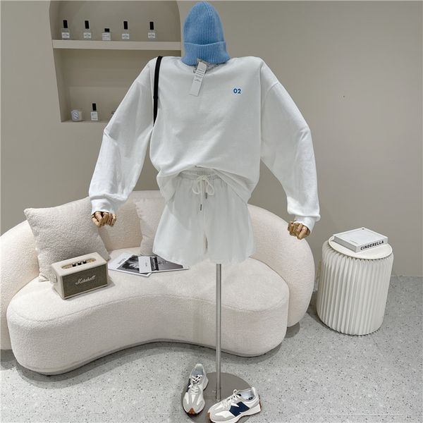 pant of two female pieces spring summer niche fashion design number embroidered around neck cord loose shorts, White
pant of two female pieces spring summer niche fashion design number embroidered around neck cord loose shorts, White