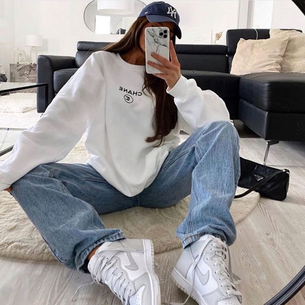 brand hoodie xiang'er ~c family's new product in autumn and winter of 21, letter printed round neck long sleeve sweater, solid col, Black
brand hoodie xiang'er ~c family's new product in autumn and winter of 21, letter printed round neck long sleeve sweater, solid col, Black