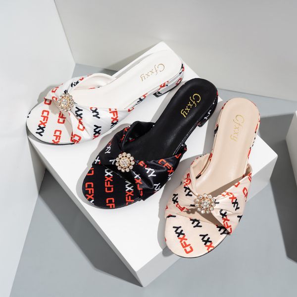 sandals casual female slipper towed with crystals, women's shoe clippings 492j, Black
sandals casual female slipper towed with crystals, women's shoe clippings 492j, Black