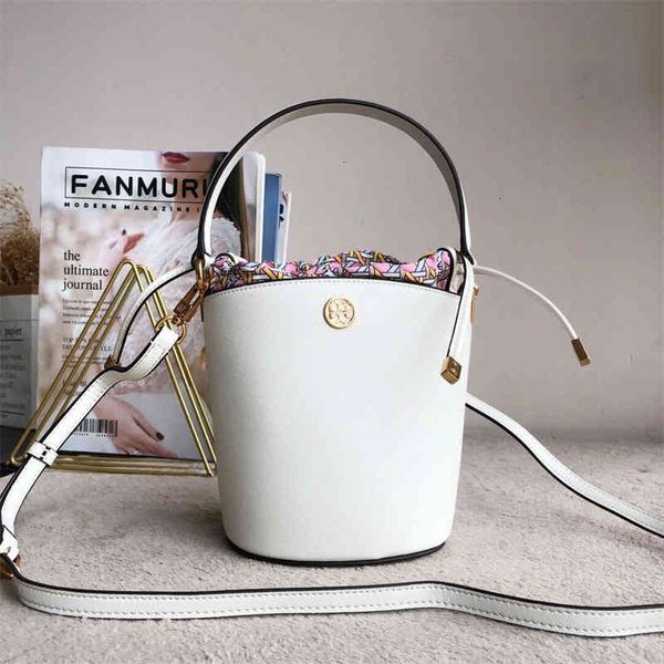 2021 new tb women's cross grain cowhide bucket bag hand small and versatile single shoulder diagonal 75591
2021 new tb women's cross grain cowhide bucket bag hand small and versatile single shoulder diagonal 75591
