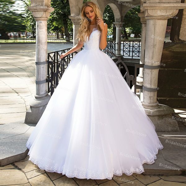 modern white ball gown wedding dress with lace floor length tulle backless country bride dresses 2021 elegant bohemian robe de mariage femme
modern white ball gown wedding dress with lace floor length tulle backless country bride dresses 2021 elegant bohemian robe de mariage femme